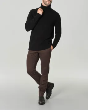 Dolcevita nero in cotone stretch con maniche raglan